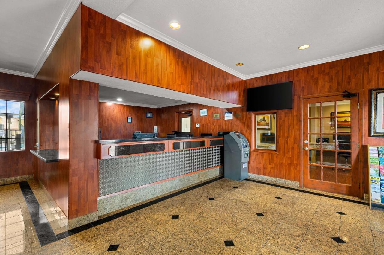Western Moreno & Hotel 3*