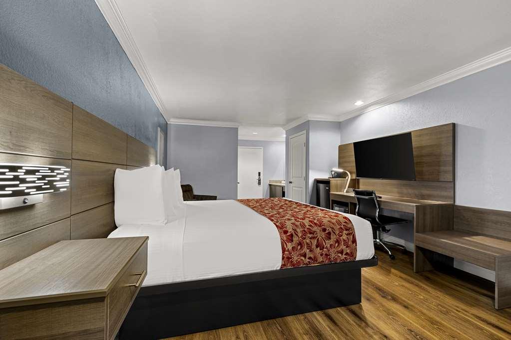 Western Moreno & Hotel