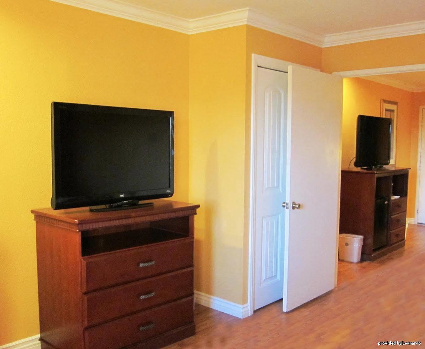 Western Moreno & Hotel 3*